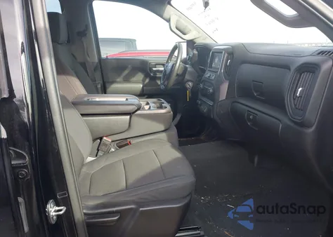 2021 Chevrolet Silverado 1500 4Wd Standard Bed Custom z USA, uszkodzony, nr VIN 1GCRYBEH5MZ114362